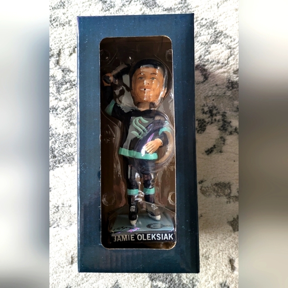 New Jamie Oleksiak Bobblehead NHL Seattle Kraken 2025 #24 - Picture 1 of 6